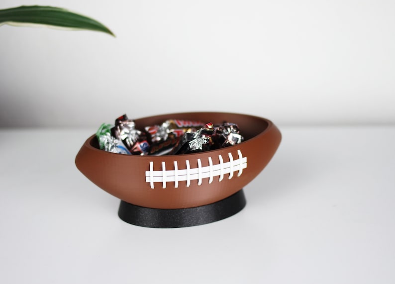 Football Snack Bowl Dos tamaños disponibles Idea de regalo para amantes del fútbol, hombre NFL Superbowl imagen 1