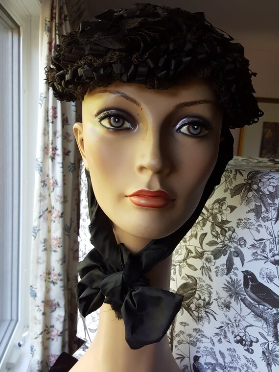 Mourning Hat