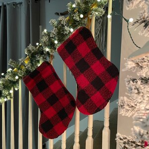 Buffalo karierte Sherpa Weihnachtsstrümpfe mit Kunstleder Band