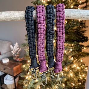 Macrame Wristlet with Antique Brass Trigger Clasp