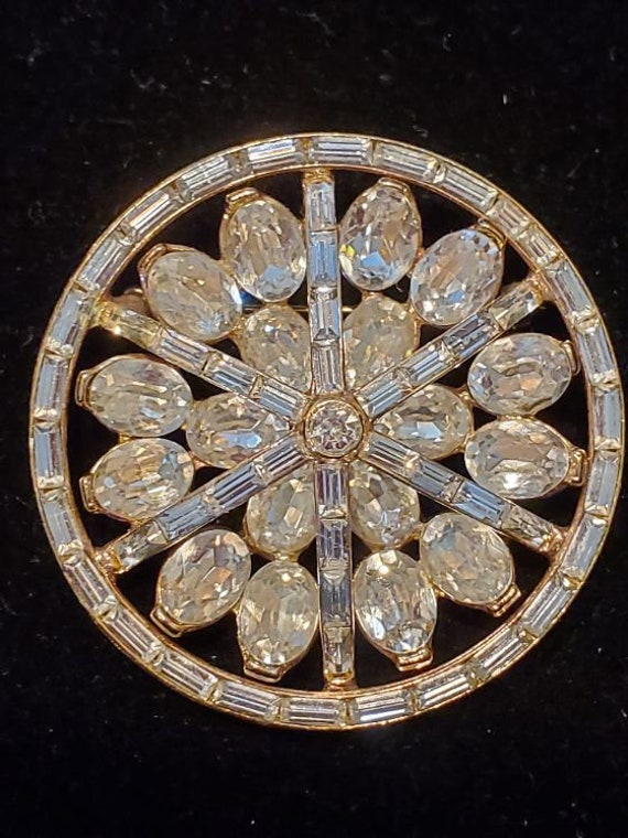 1950's Trifari Domed Rhinestone Sphere Brooch, Pi… - image 8