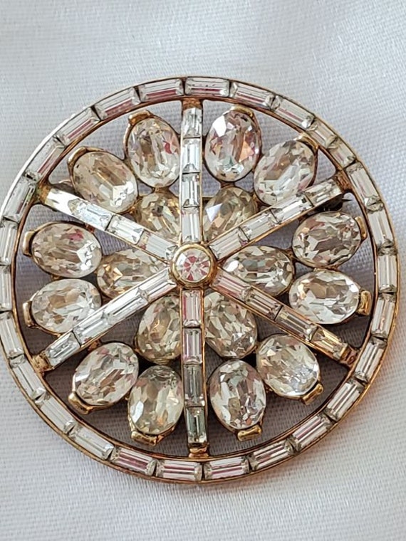 1950's Trifari Domed Rhinestone Sphere Brooch, Pi… - image 4