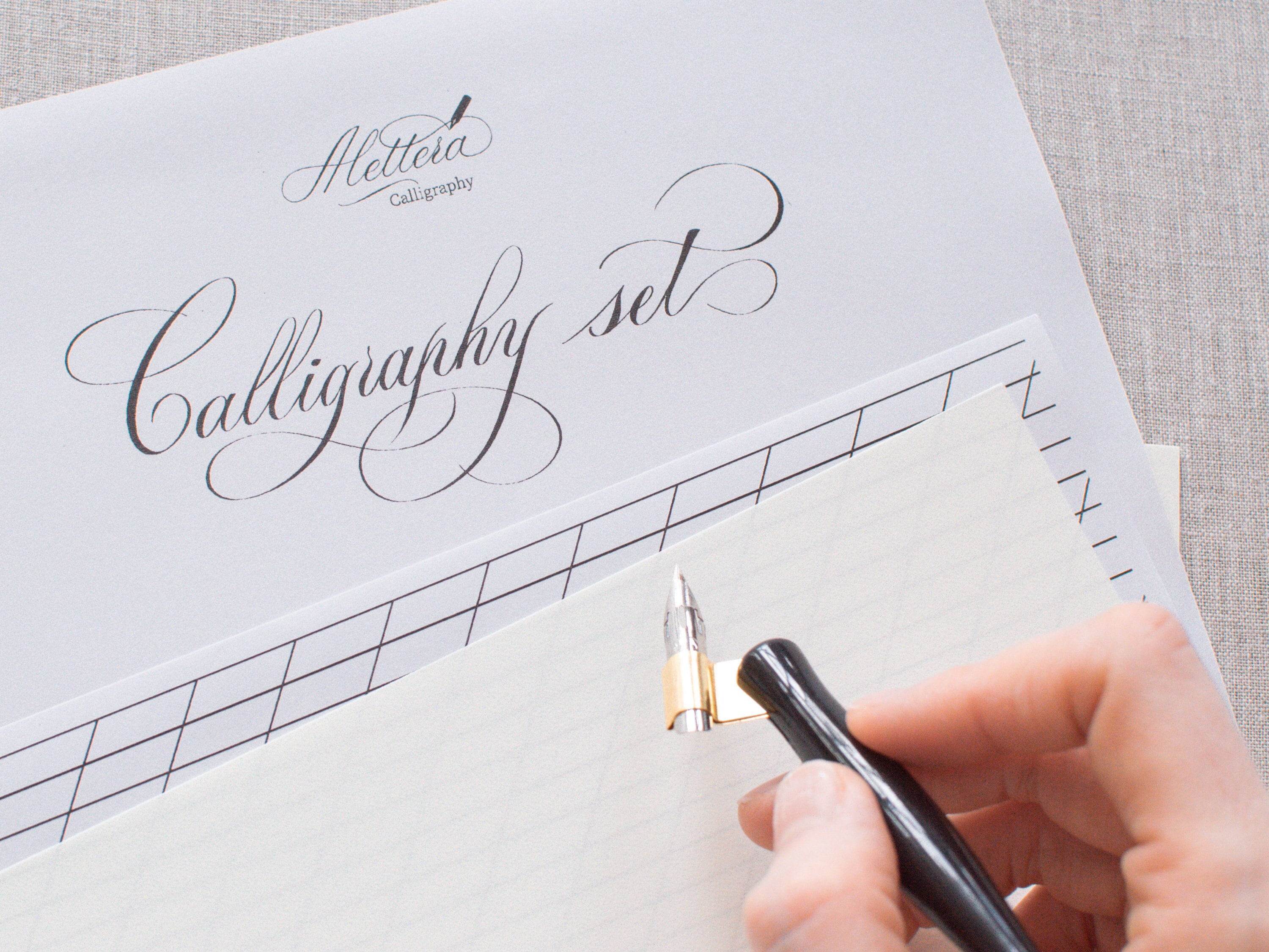 STYLISH CALIGRAPHY: PRACTICE PAPER NOTEBOOK | DRAW BEAUTIFUL LETTERS |  BLANK WRITING BOOK | HANDWRITING WORKBOOK | LETTERING | SLANTED GRID.