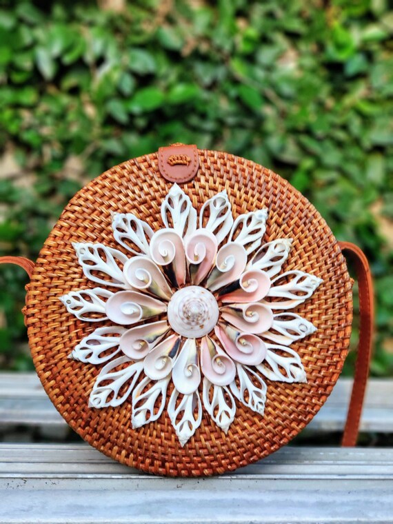 Seashell Rattan Bag