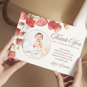Carte de remerciement pour le premier anniversaire des baies, carte de remerciement avec photo, Merci pour le 1er anniversaire des baies, premier anniversaire des baies, sablé aux fraises