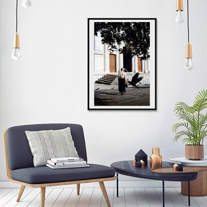 Anspruchsvolle Dame, Lissabon Straße, Fotografie Druck, Straßenfotografie, Geschichtenerzählen, Wand-Dekor, Wohnkultur, Fine Art Foto, Wanddruck