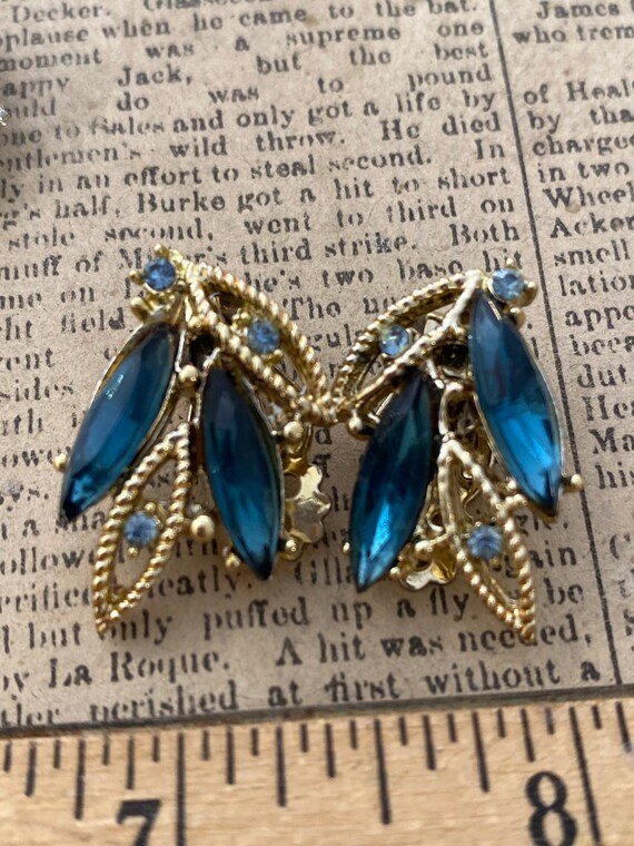 Set of three blue clip back earrings including on… - image 5