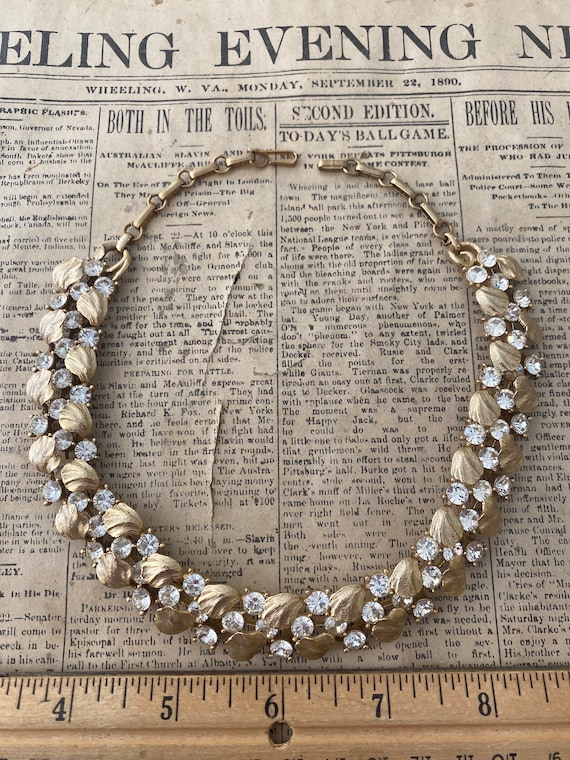 Lisner gold tone and rhinestone choker