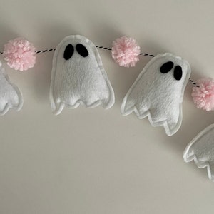 Felt Ghost Garland: Pink Pom Pom Halloween Banner