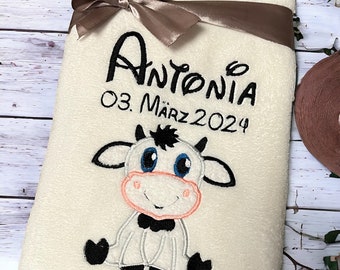 Babydecke kleine Kuh personalisierbar mit Namen, Datum und Applikation bestickt Geschenk Geburt