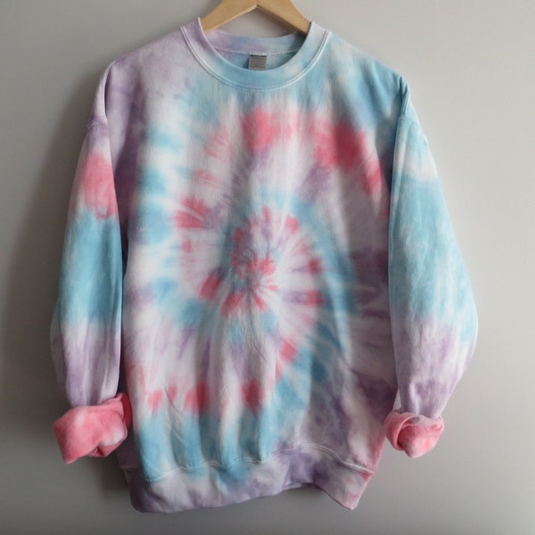 Tie Dye Women’s Crewneck Sweatshirt. Pastel Swirl Design. Boyfriend Fit.