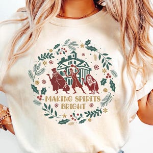 Chemise de Noël lumineuse, faire de l&#39;auto-stop fantômes, bonnet de Noel, chemise manoir hanté joyeux Noël, sweat-shirt manoir hanté