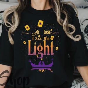Trassel drömskjorta, Flynn Rapunzel skjorta, Äntligen ser jag ljuset, Trassel t-shirt, Rapunzel Trassel prinsessa, Förlorad prinsessa, Magic Kingdom t-shirt