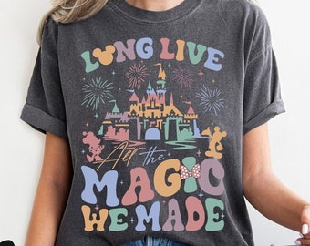 Larga vida a toda la magia que hicimos camisa de color cómodo, camisa del castillo mágico, camiseta toda la magia, la camisa del castillo de 1971, camisa de viaje familiar