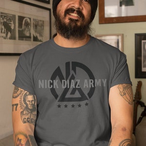 Nick Diaz Army Grafik Unisex T-Shirt Bild 1