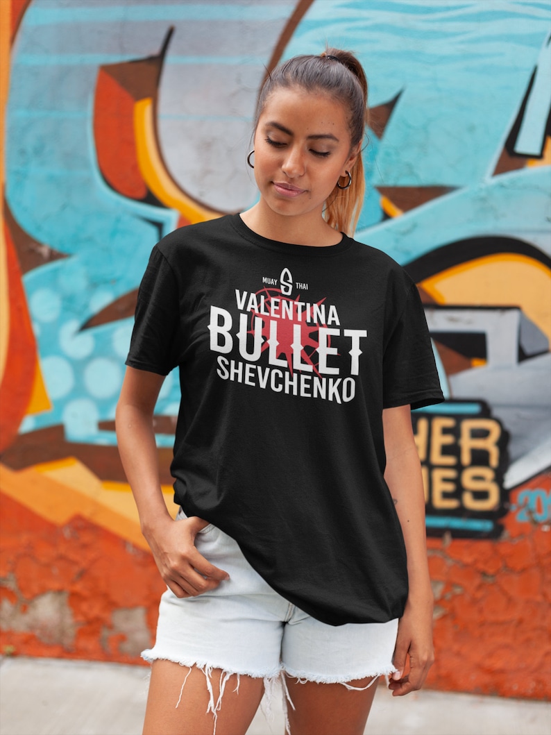 Valentina Shevchenko Bullet Graphic Fighter Wear Unisex T-Shirt Bild 1