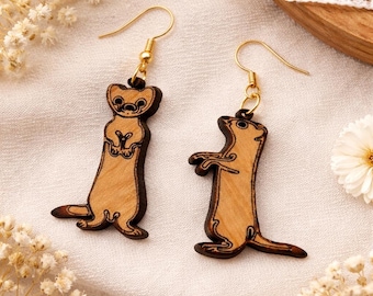 Handgemaakte houten fretoorbellen – speelse en unieke dierensieraden