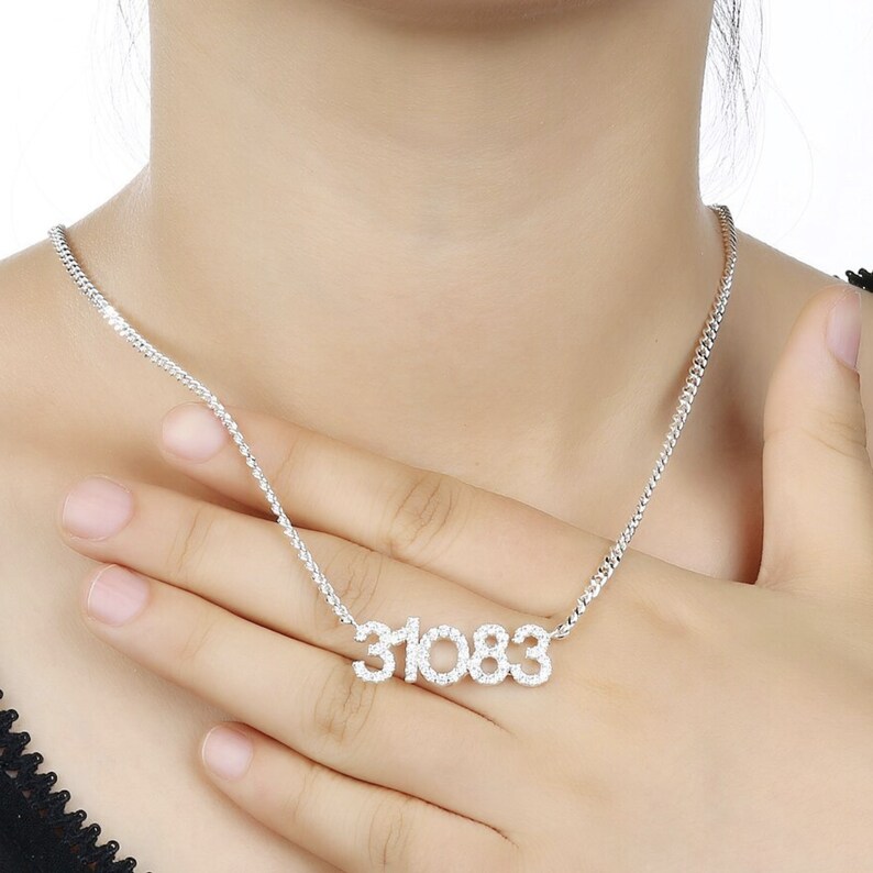Custom Crystal Nameplate Diamond Name Necklace Tiny Women Pendant Gold Gift For Her Name Necklace CZ Zircon Gemstones Dainty Raw Gem