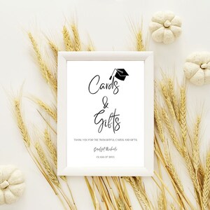 Kaarten en geschenken afstuderen bord sjabloon, bewerkbare tafel bord afstuderen, gast geschenken teken, afdrukbare borden voor afstudeerfeest