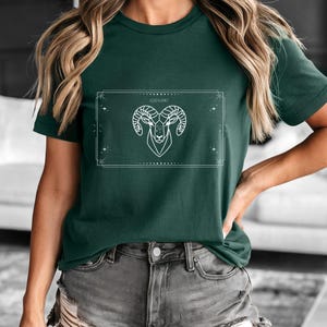 Aries T-Shirt, Zodiac Aries Shirt for Women, Round Neck Shirt Women, Short Sleeve Shirt Women, Zodiac Sign Top, Birthday Gift Waldgrün