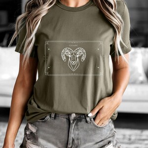 Aries T-Shirt, Zodiac Aries Shirt for Women, Round Neck Shirt Women, Short Sleeve Shirt Women, Zodiac Sign Top, Birthday Gift Militärgrün