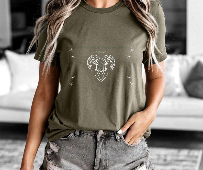 Aries T-Shirt, Zodiac Aries Shirt for Women, Round Neck Shirt Women, Short Sleeve Shirt Women, Zodiac Sign Top, Birthday Gift Militärgrün