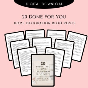 Könnte beinhalten: Ein digitaler Download von 20 vorgefertigten Blog-Beiträgen zur Wohnkultur. Das Bild zeigt ein Mockup eines Tablet-Bildschirms, auf dem die Titel der Blog-Beiträge angezeigt werden. Der Text auf dem Tablet lautet "20 vorgefertigte Blog-Beiträge zur Wohnkultur, fertig zum Einsatz und editierbar".