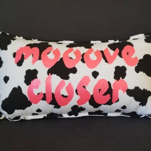 Cow Print Lumbar Pillow / Snuggle Flannel Pillow / Mooove Over Mooove Closer / Strawberry Cow / Back Support Pillow / Handmade Pillow immagine 2