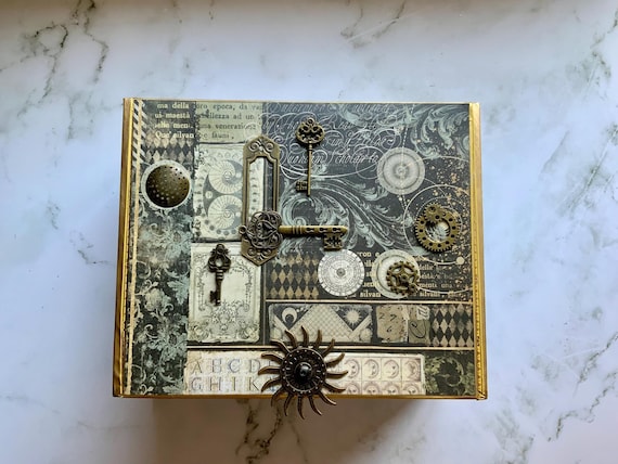Steampunk Celestial Decorated Cigar Box – Vintage Keys, Gears & Stars – Handmade Jewelry or Keepsake Box, Alchemy Theme Decorative Box