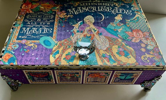 Decorated Cigar Box, Repurposed Cigar Box, Decorative Display, Embellished Box, Decorated Box, Handmade Jewelry Box,  Keepsake Storage Box
