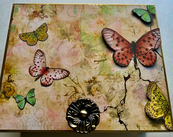 Butterfly Decorated Keepsake Box, Upcycled Cigar Box with Vintage Knob, Jewelry Memory Box, Romantic Handmade Gift, Repurposed Cigar Box
