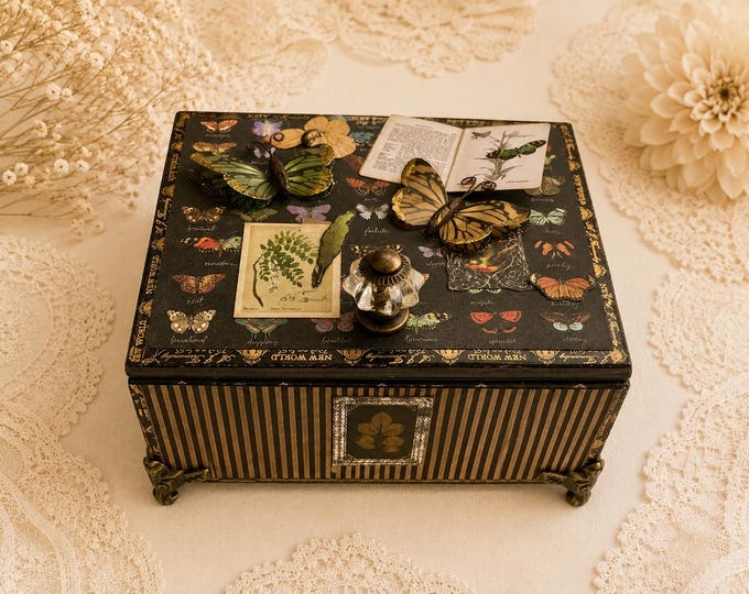 Butterfly Vintage-Inspired Botanical Keepsake Box - Decorated Cigar Box