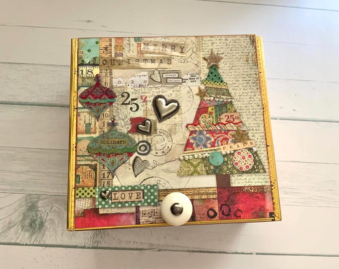 Stamperia Patchwork Christmas Keepsake Box – Decorated Holiday Cigar Box with Feet & Knob