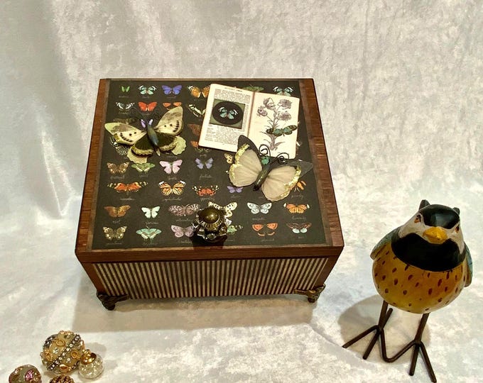 Butterfly Decorated Cigar Box – Vintage-Inspired Botanical Keepsake Box