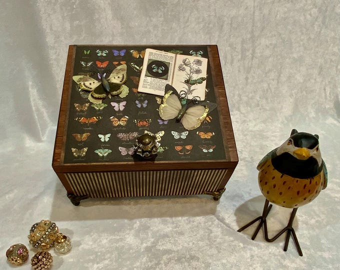 Butterfly Decor Cigar Box – Vintage-Inspired Botanical Keepsake Box, Insect Art Jewelry Box, Whimsical Nature Gift Botanical Decorated Box