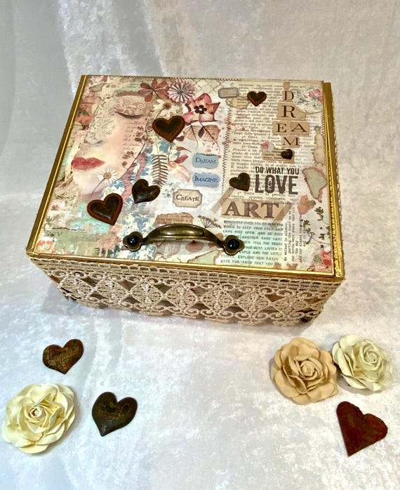 Dreamy Art-Inspired Jewelry Storage – Mixed Media Memory Box with Lace, Hearts & Vintage Collage - Upcycled Cigar Box