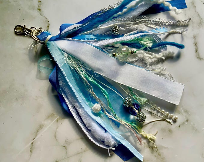 Blue & White Mixed Fiber Tassel – Winter Purse Charm, Bag Zipper Pull, Keychain Accessory, Handmade Fiber Art Gift – Free Shipping