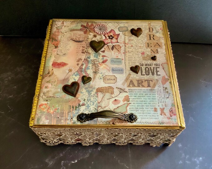 Dreamy Art-Inspired Decorated Cigar Box – Mixed Media Memory Box with Lace, Hearts & Vintage Collage –Handmade Upcycled Gift, Romantic Decor
