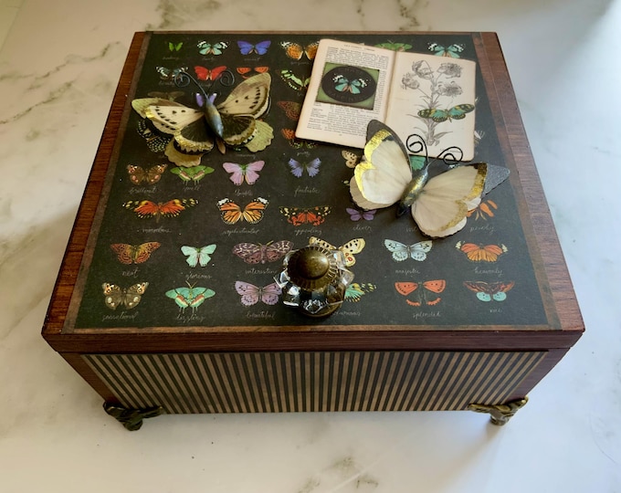 Butterfly Decor Cigar Box – Vintage-Inspired Botanical Keepsake Box, Insect Art Jewelry Box, Whimsical Nature Gift Botanical Decorated Box