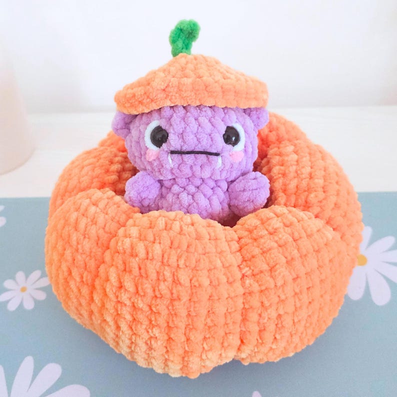 Mystery Pumpkin Crochet Pattern | Halloween Amigurumi Ghost & Bat Surprise | PDF Digital Download | Amigurumi Pumpkin Halloween Decor imagen 3