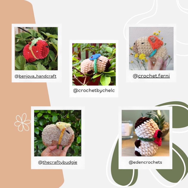 Pu&ograve; includere: Una collezione di cinque figure di animali all'uncinetto, ciascuna esposta in una cornice in stile polaroid. Gli animali includono una fragola, due creature marroni e due capibara, ciascuno con accenti di colore e dettagli unici. L'immagine include i nomi utente Instagram dei creatori.