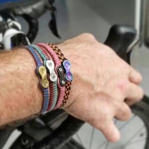 Fahrradkettenarmbänder | wieder radelte | Handarbeit | Fahrradkette | hergestellt in England | Geschenkidee | Armband