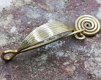 Brass Spiral fibula "Barbuise" type. 2.99"