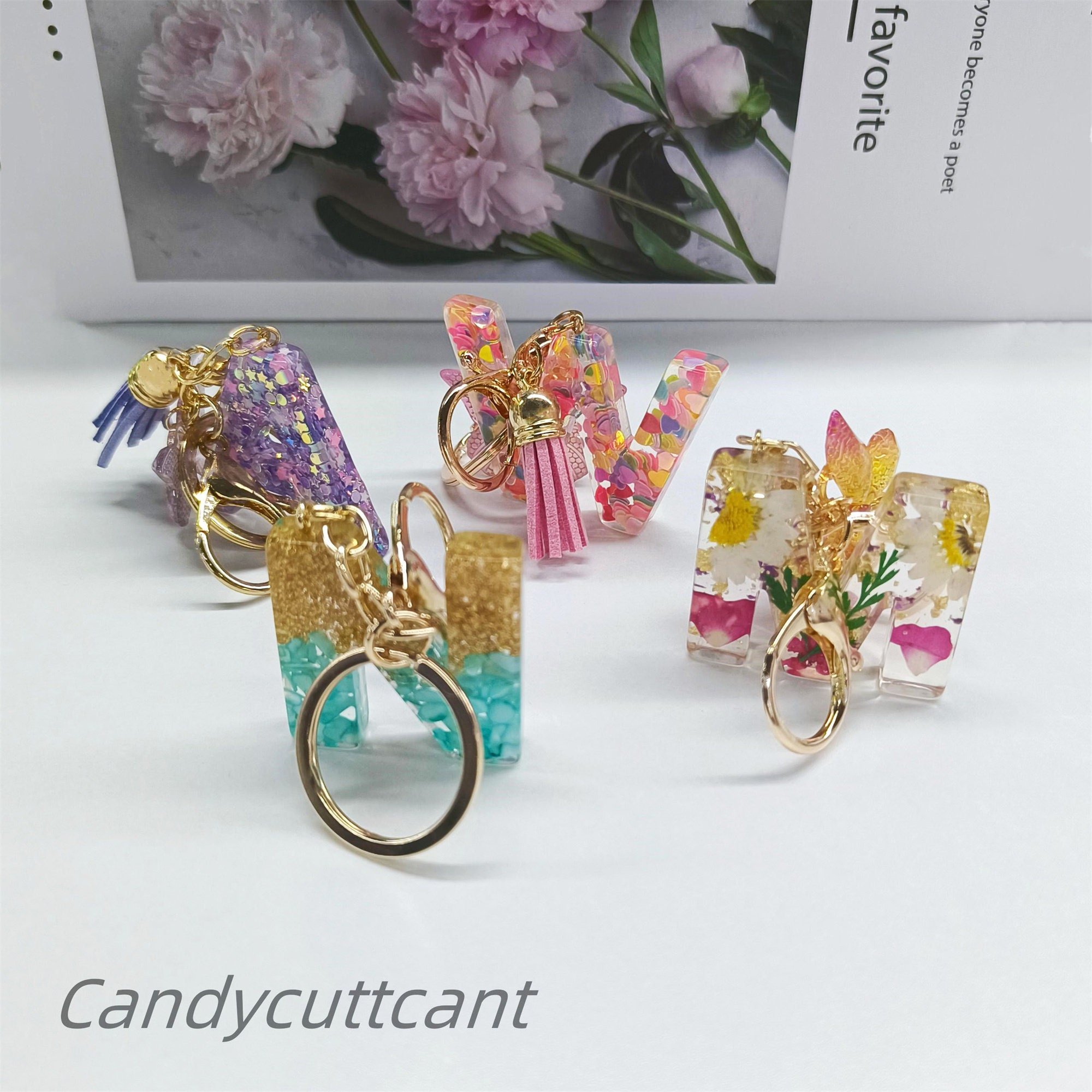 Personalisierter Buchstabe Blumen Harz Schlüsselanhänger,Handgemachter Buchstaben Schmetterling Schlüsselanhänger,Quasten Anhänger Schlüsselanhänger,Florale Geburtstagsgeschenke,Brautjungfern Geschenke