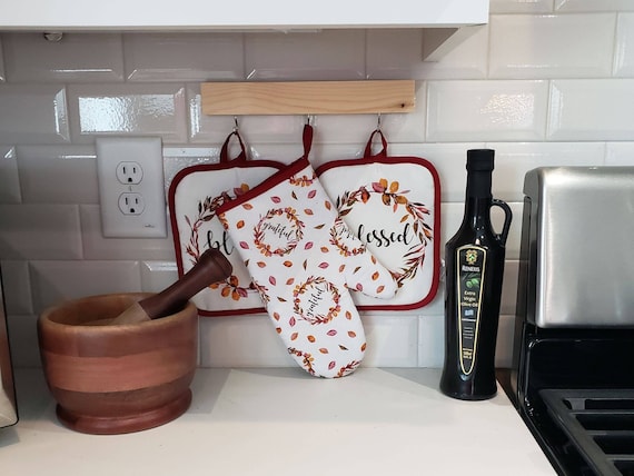 Oven Mitts and Potholders Blue and White Decorative Kitchen Towels