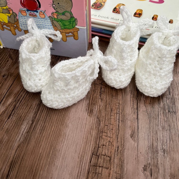 Crochet Pattern ~ Post Stitch Preemie Booties ~ Crochet Preemie Booties Slippers Socks Baby Shower Gift ~ PDF Crochet Pattern