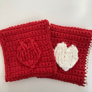 Crochet Pattern Embossed Heart Pouch Crochet Pouch Small Bag Embossed Crochet Cute Heart Wallet Change Purse PDF Crochet Pattern image 1