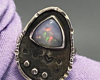 Opal triangle with 3 dots
