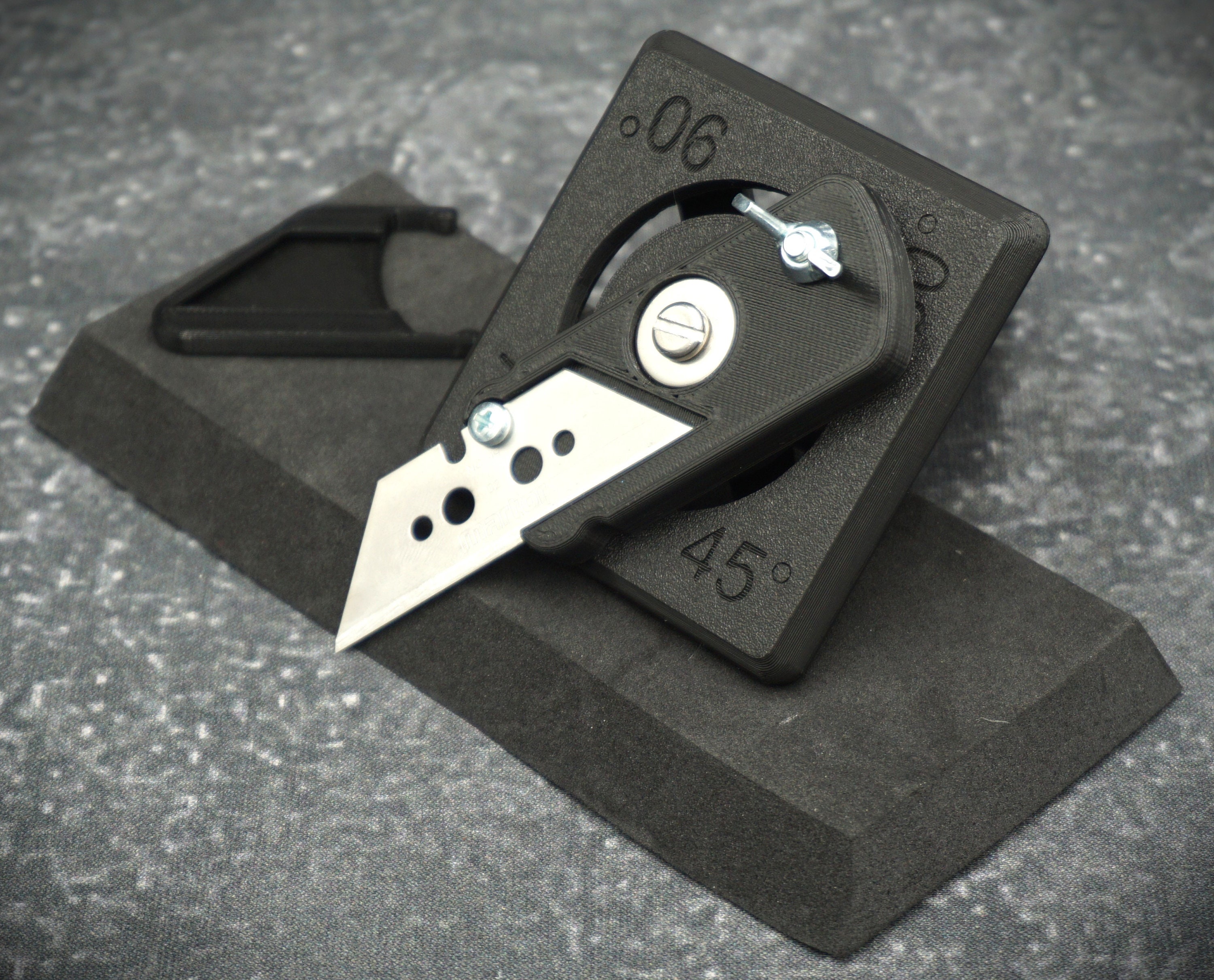 Free STL file 45-90 Foam Board Cutter Remixed for fasterner 🪒・3D