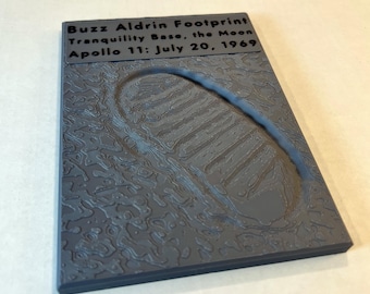 Buzz Aldrin Footprint Replica – Apollo 11 Lunar History Plaque (Text/Braille)